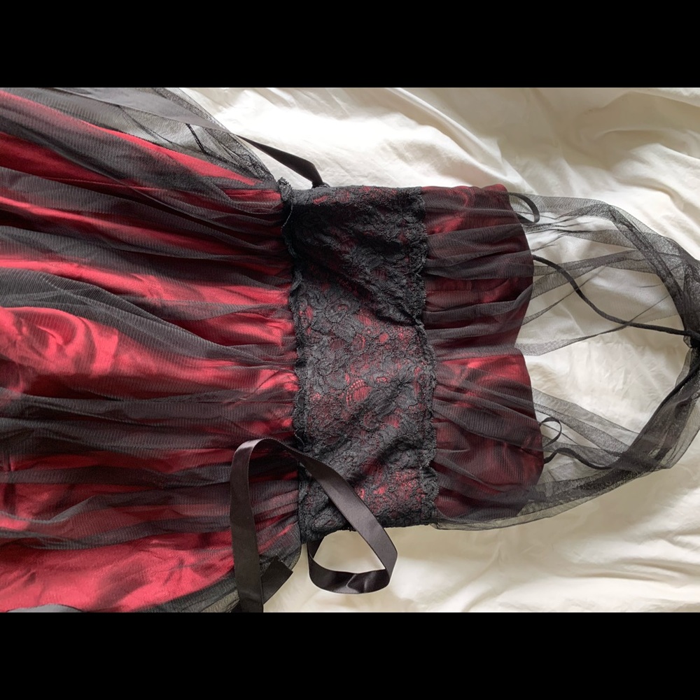 Prom dress - Picture 2 of 3